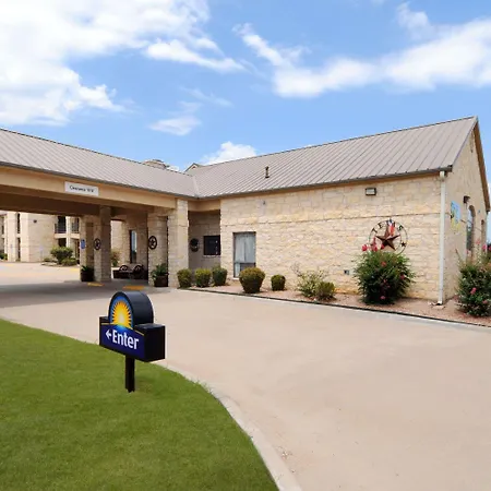 Days Inn & Suites By Wyndham Llano